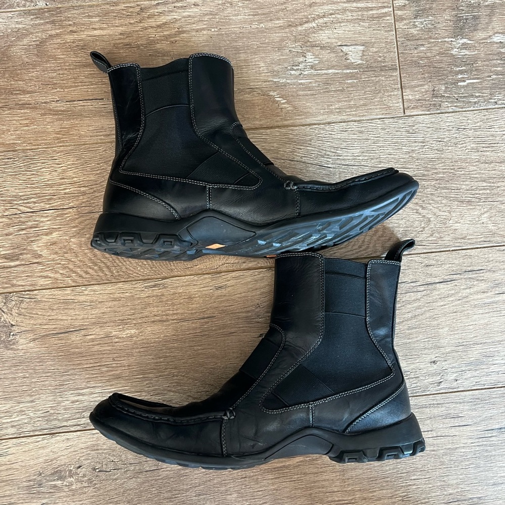 Men’s COLE HAAN black leather waterproof slip on BOOTS- size 11.5